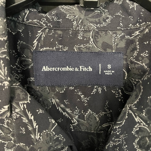 Abercrombie and fitch men’s small shirt - Picture 3 of 3